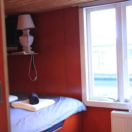 Houseboat Lady Luck