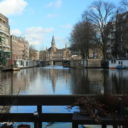 Houseboat Lady Luck Amsterdam