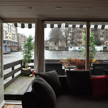 Houseboat Lady Luck Botel *